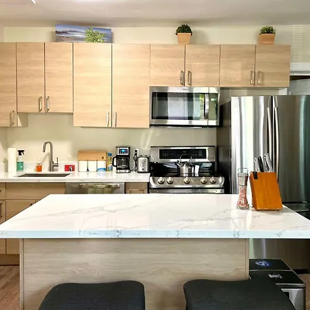 Dt Stylish & Newly Renovated Home 2Bdrm Kq Beds Sea Tac 6 Miles